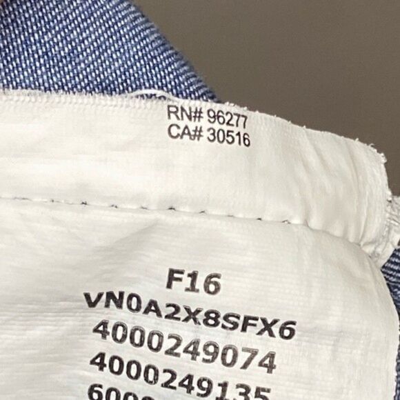 Vans Women’s So Rowdy Dot Print Button-Down Shirt Size X-Small - Picture 5 of 7